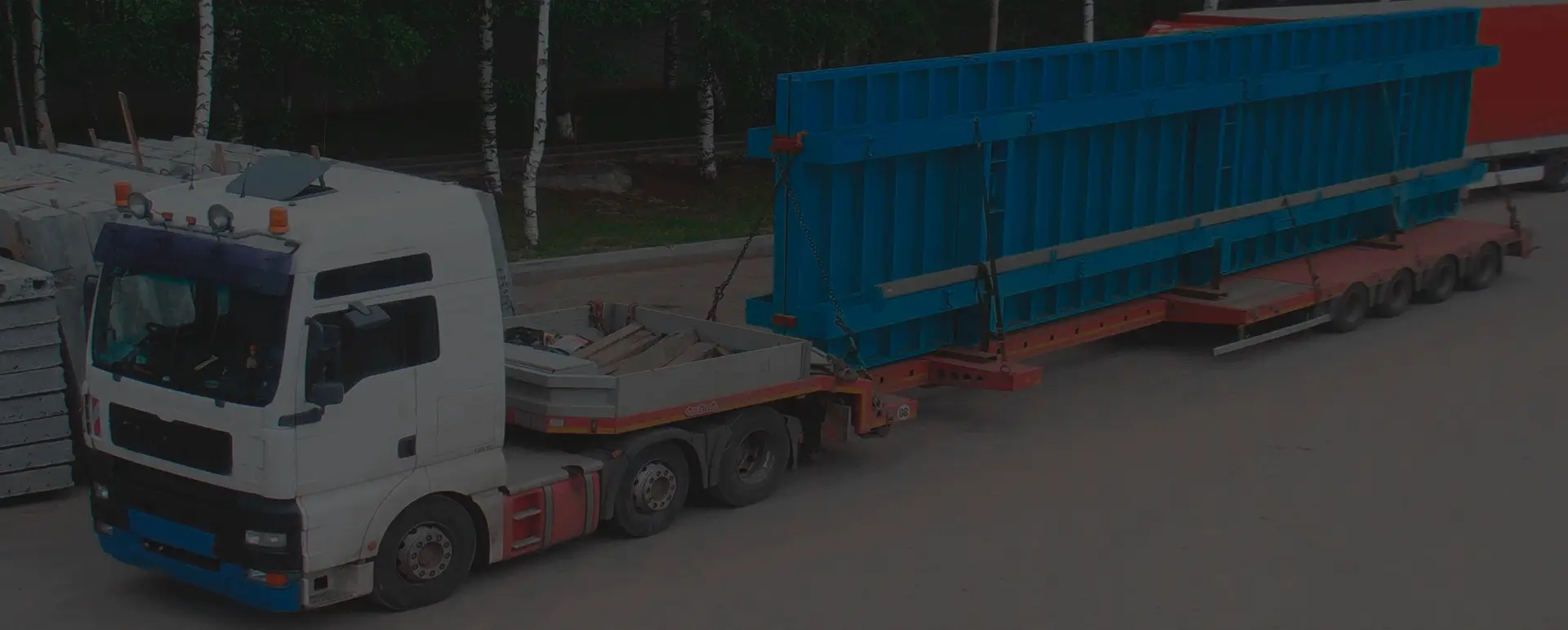 Выгодная доставка грузовым тралом по пути следования основного груза в городском поселке Форносово (Северо-Западный округ - Ленинградская область)